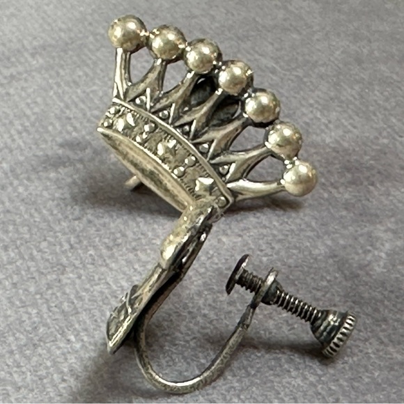1930s VINTAGE!! RARE!! STERLING SILVER SCREW BACK CROWN EARRINGS OS MARKED - Picture 3 of 7